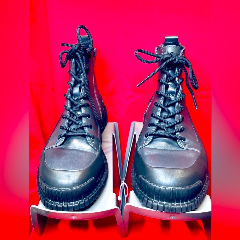 Camper - Black & Dark Gray Pix Leather Boot in Size 39